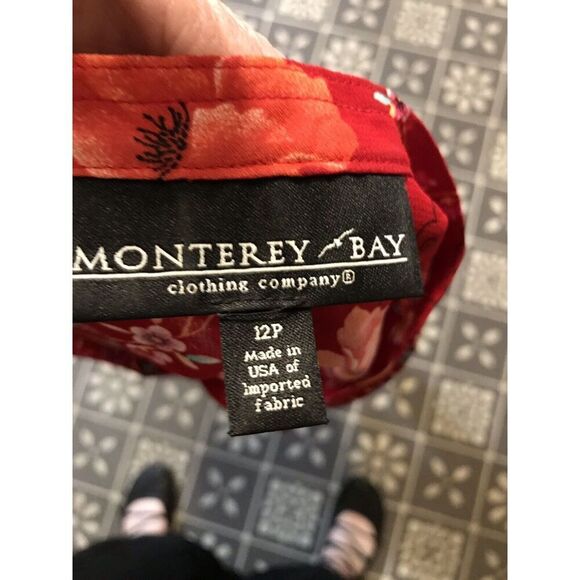 Monterey Bay Clothing Company Red Bird Pattern Viscose Tie Back Blouse 12P - Picture 6 of 7